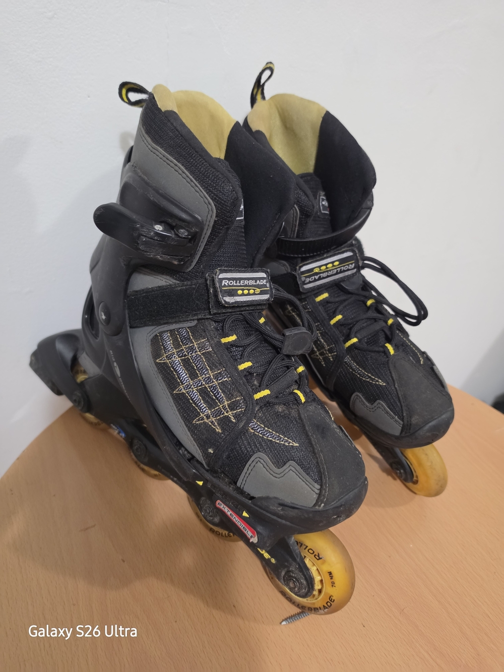 Rollerblade Girl's Maxx 300 Bio Dynamic Size 4-7 In-Line Skates 70MM Wheels